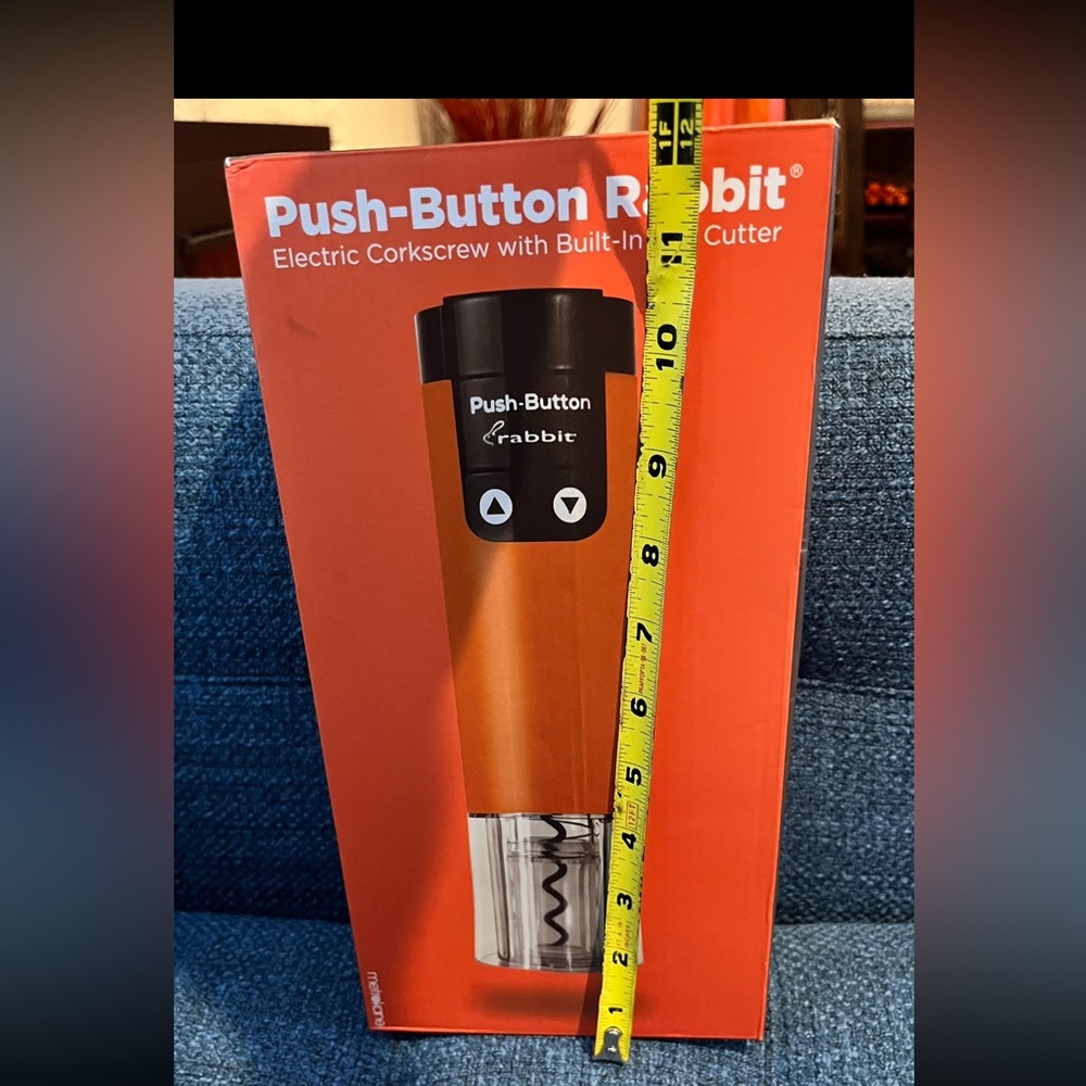 New In Box Push-Button Rabbit Electric Corkscrew With Built-In Foil Cutter. - Picture 6 of 7